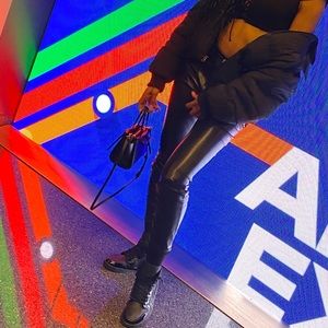 Like New Air Jordan 1 black patent leather  sz 10